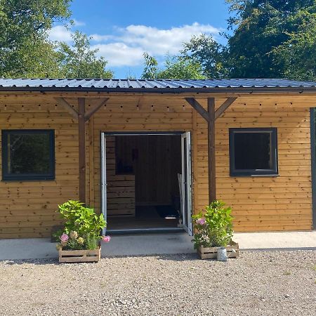 Kingfisher Cabin - Wild Escapes Wrenbury Off Grid Glamping - Ages 12 And Over Baddiley المظهر الخارجي الصورة
