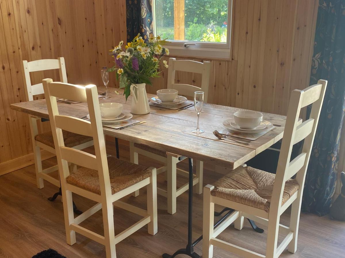 Kingfisher Cabin - Wild Escapes Wrenbury Off Grid Glamping - Ages 12 And Over Baddiley المظهر الخارجي الصورة