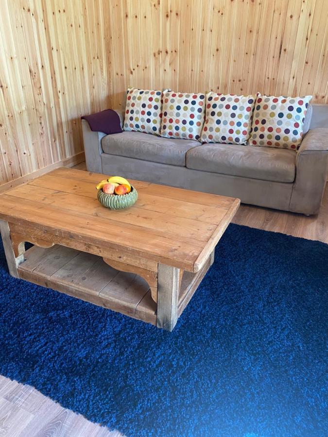 Kingfisher Cabin - Wild Escapes Wrenbury Off Grid Glamping - Ages 12 And Over Baddiley المظهر الخارجي الصورة